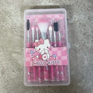 Hello Kitty Brush Collection, NIP, case 7”x4”, make up, any age, great gift
